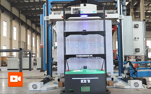 MK900全自動打包纏繞一體機聯(lián)動HM01智慧叉車